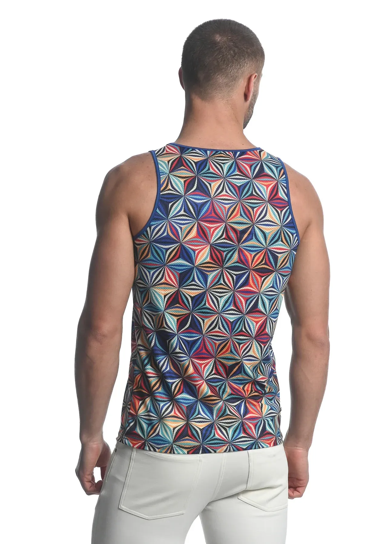 ABSTRACT PRINTED MESH TANK