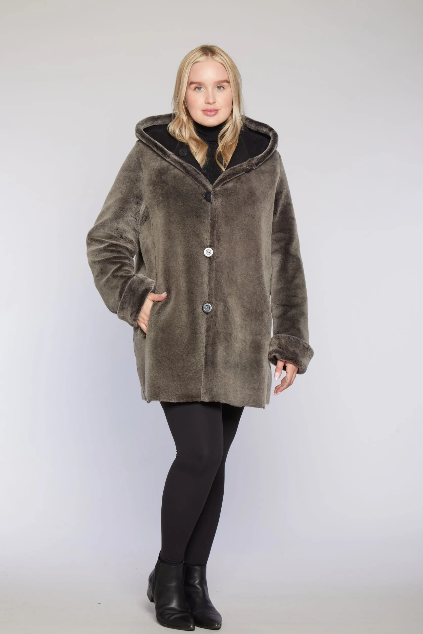 #C877HD Curve-Sizing Reversible Merino Shearling Topper