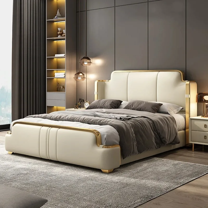 Gello Luxury Upholstered Bed In Leatherette