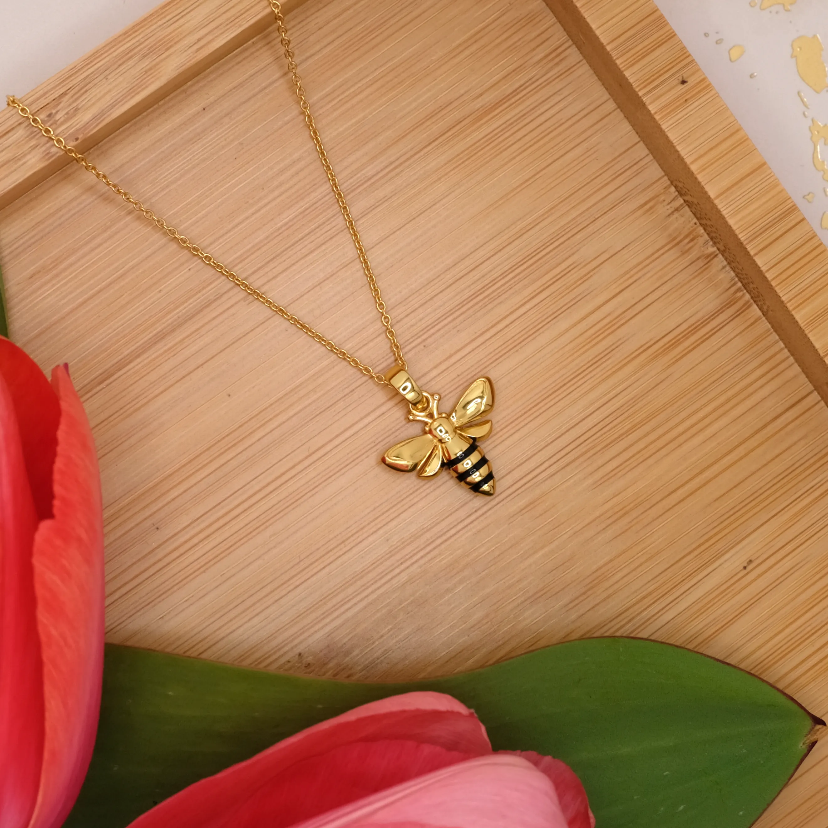 Luxury Queen Bee Necklace Gold *NEW* (Ships 5/1)